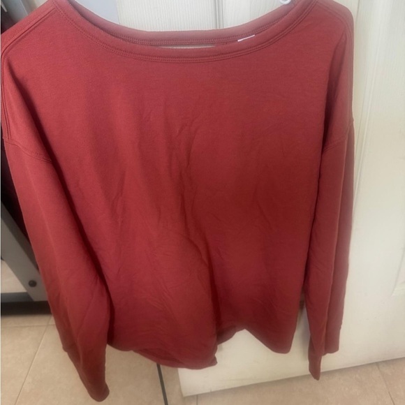 Old Navy Active Brick Red Top - Picture 2 of 3